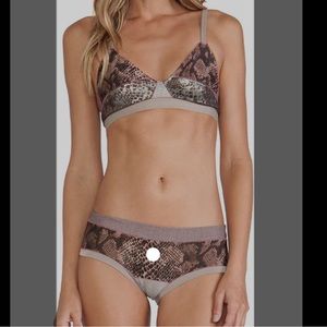 XIRENA Gisele Bra Size Small